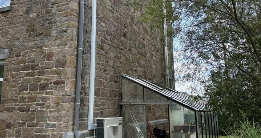 Installation de pompe à chaleur air‑air – unité extérieure